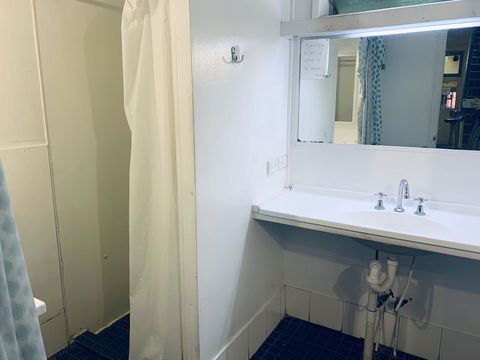 Yellow Submarine Backpackers - eAccommodation 1