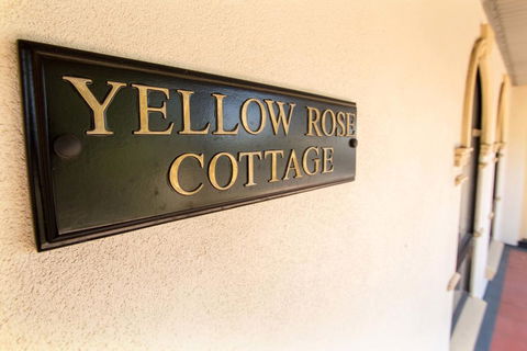 Yellow Rose Cottage - eAccommodation 3