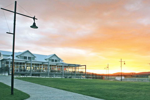 York Cove Holiday Hotel - eAccommodation 0