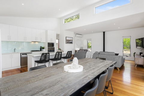 YOU, ME AND THE SEA - BLAIRGOWRIE - eAccommodation 0