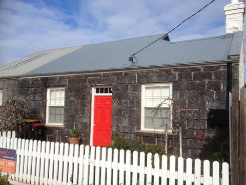 Young's Cottage - Circa: 1861 - eAccommodation 0