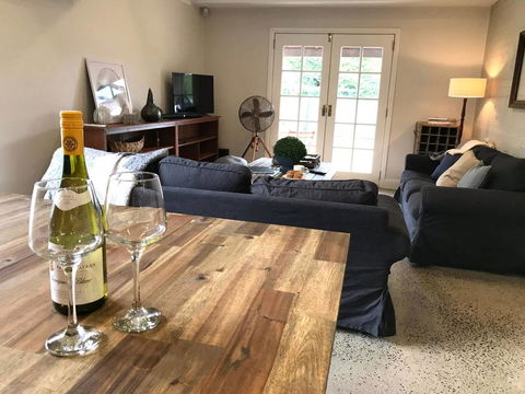 YSG The Edward Townhouse 151 - Walk To Town - eAccommodation 2