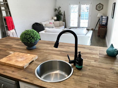 YSG The Edward Townhouse 153 - Walk To Town - eAccommodation 1