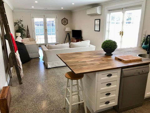 YSG The Edward Townhouse 153 - Walk To Town - eAccommodation 0