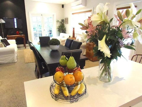 YSG The Edward Townhouse 157 - Steps To Town - eAccommodation 0