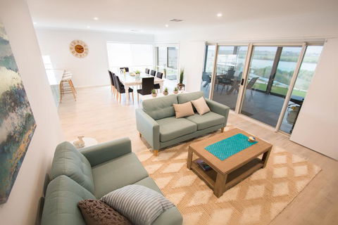 Serenity And Sweeping Murray River Views - eAccommodation 3