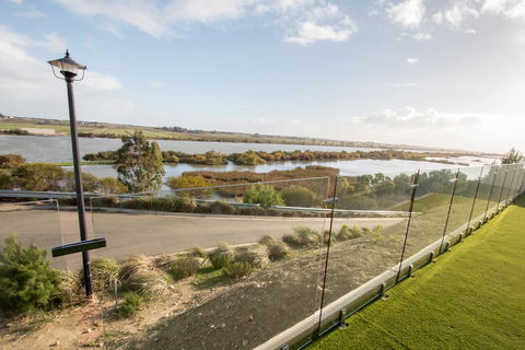 Serenity And Sweeping Murray River Views - eAccommodation 0