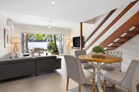 Affordable Pet Friendly Noosa Escape - eAccommodation 1