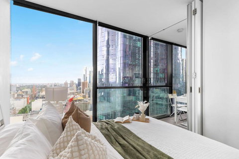 A 2BR Apt Next To Melbourne Central FREE Parking - eAccommodation 1