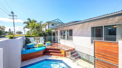 A Beachside Beauty With Pool - eAccommodation 1