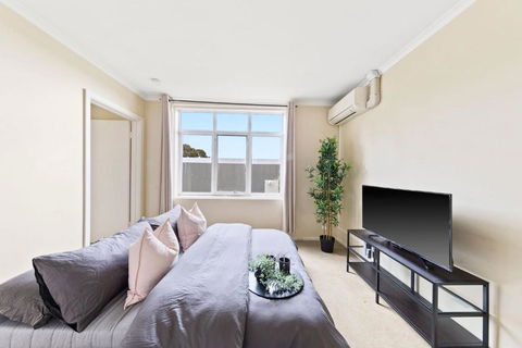 A Comfy & Cozy Apt In Clifton Hill FREE Parking - eAccommodation 2