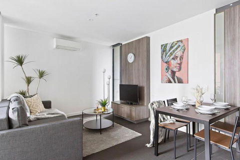 A Cozy 2BR Apt Opposite Southern Cross Station - eAccommodation 3