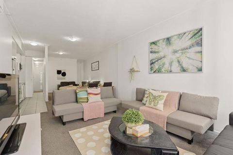 A Cozy Studio For 6 Next To Darling Harbour - eAccommodation 1