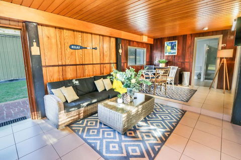 A Lure - A 2-minute Walk To Agnes Main Beach - eAccommodation 3