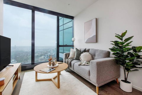 A Sky-high Metropolis Retreat Near The CBD - eAccommodation 0