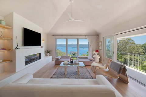A Slice Of Paradise, Newly Transformed Avalon House With Breathtaking Views - eAccommodation 2