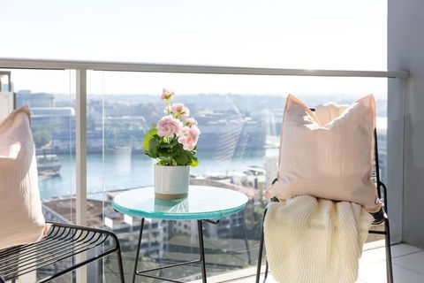 A Spacious 2BR Apt With An Amazing View Over Darling Harbour - eAccommodation 0