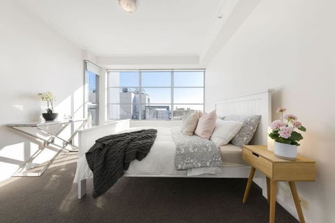 A Spacious 2BR Apt With An Amazing View Over Darling Harbour - eAccommodation 2