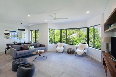 Aarons Luxury Retreat - eAccommodation 4