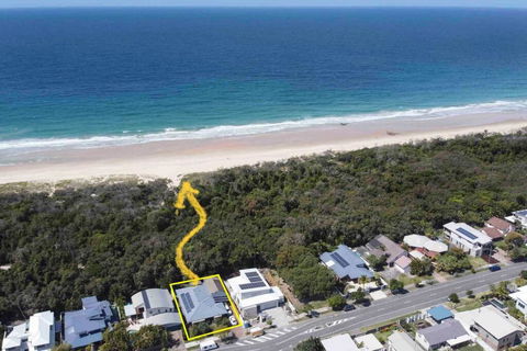 Absolute Beach Front Home -Dogs, Surf, Relax, Bush - eAccommodation 0