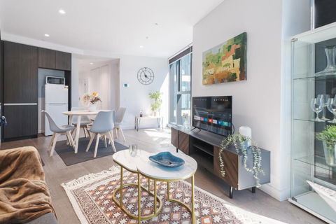 Absolute Luxury 1br Apt Mq Poolgym - eAccommodation 2