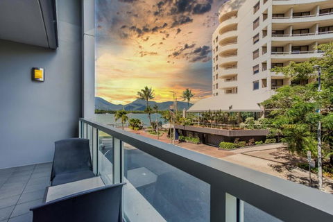 Absolute Waterfront - Enjoy Exceptional Lifestyle - eAccommodation 4