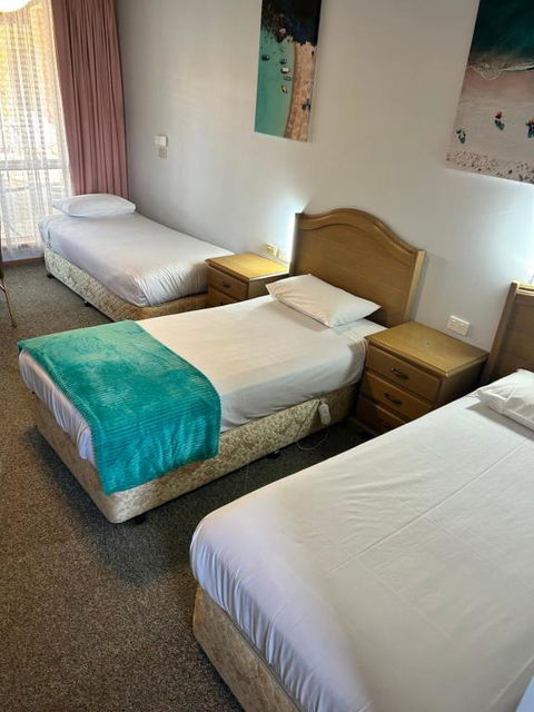 Acacia Rose Motor Inn - eAccommodation 3