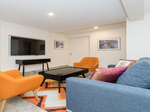 Across The Road From The Beach Inlet Side - eAccommodation 2