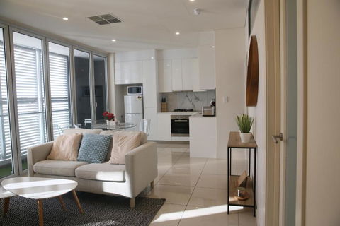 Adelaide CBD Bluebird Apartment - eAccommodation 2