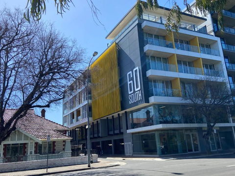 Adelaide CBD Bluebird Apartment - eAccommodation 0