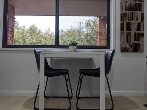 Adorable 1 Bedroom Private Apartment - eAccommodation 4