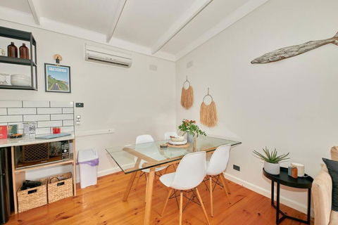 Adorable Beach Shack In The Heart Of Aireys Inlet - eAccommodation 2