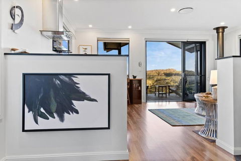 Affinity Luxury Studio With Spa And Amazing Views - eAccommodation 4