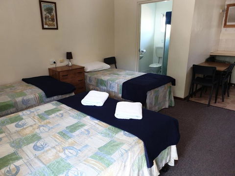 Affordable Gold City Motel - eAccommodation 3