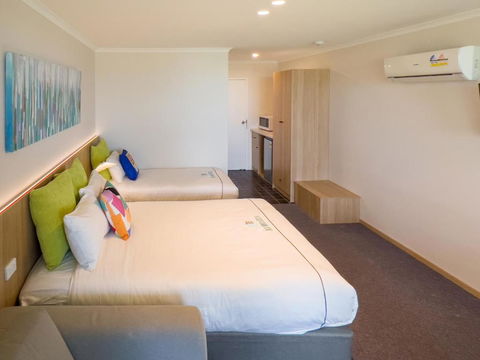 A1 Motels And Apartments Port Fairy - eAccommodation 3