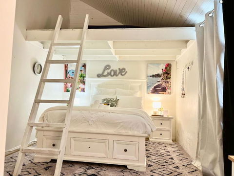 Affordable Luxury Room - eAccommodation 1