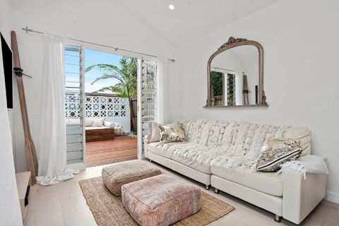 A Perfect Stay - The Boat House - eAccommodation 1