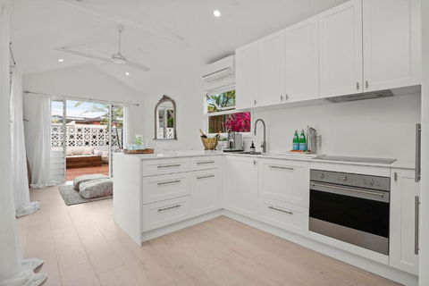 A Perfect Stay - The Boat House - eAccommodation 4