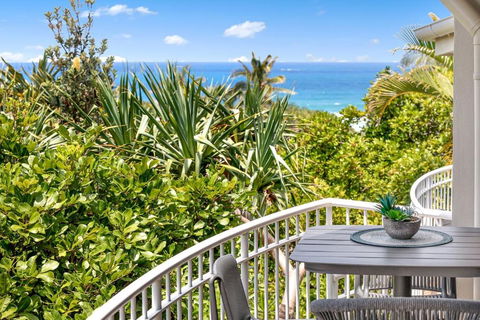 Andari Apartment 2, Sunshine Beach, Beachfront Street And Just Steps To Surf-club - eAccommodation 0