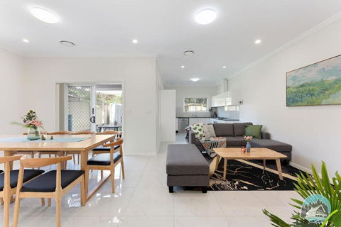 Aircabin - Panania - Sydney - Cozy - 5 Beds House - eAccommodation 3