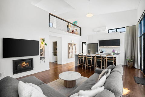 Aireys Inlet Getaway - eAccommodation 0