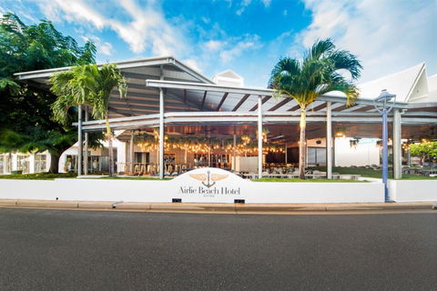 Airlie Beach Hotel - eAccommodation 4