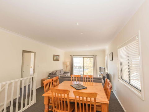 Alaska 2 8 Poley Cow Lane - eAccommodation 3