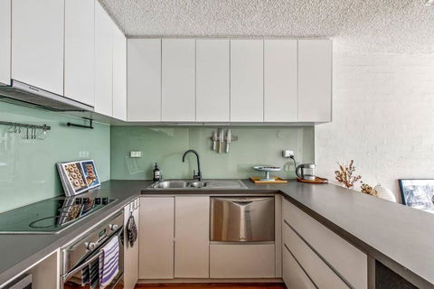 Albert Park Hideaway - A Peaceful Leafy Locale - eAccommodation 2