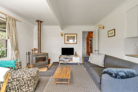 Alcheringa Cottage Amazing Location With Views - eAccommodation 4