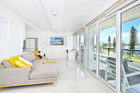 Alexandra Headland Ocean Dream - Stunning View ZA6 - eAccommodation 1