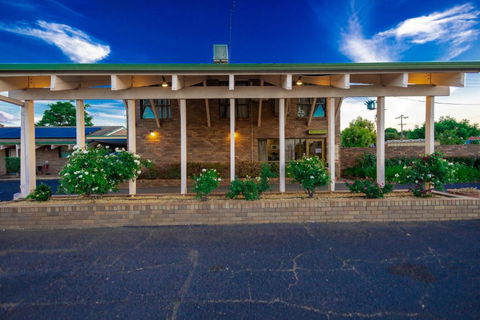 All Travellers Motor Inn - eAccommodation 3