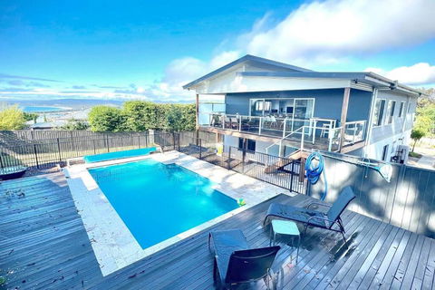 Allawah - 5 Bedroom Luxury Home With A Pool - eAccommodation 0