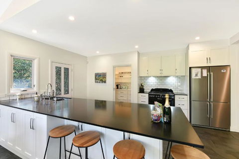 Alleura House - eAccommodation 2