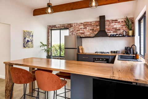 Alley Cats - eAccommodation 4